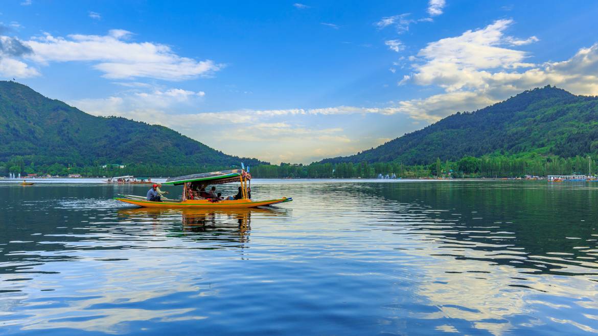 Jammu and Kashmir Travel Guide: Places to Visit, Tips &amp; Itinerary