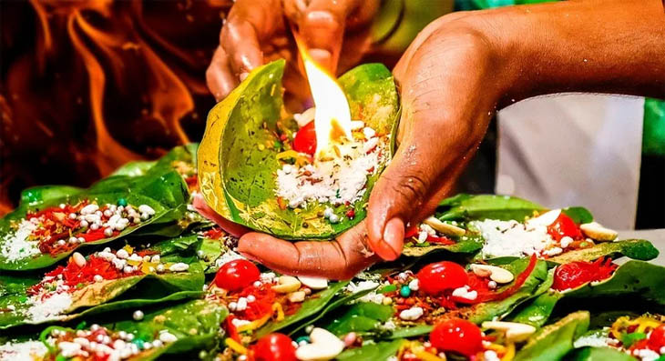 Traditional Fire Paan being lit on fire before serving at Murli Pan Bhandar in Tripolia Bazaar, Jaipur