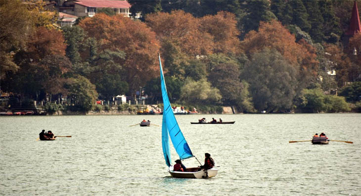 Nainital lake and surrounding hills – budget-friendly hill station to visit in summer in India
