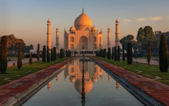 Taj Mahal at sunrise in Agra, Uttar Pradesh